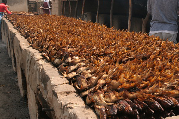 Räucherfisch in Gambia