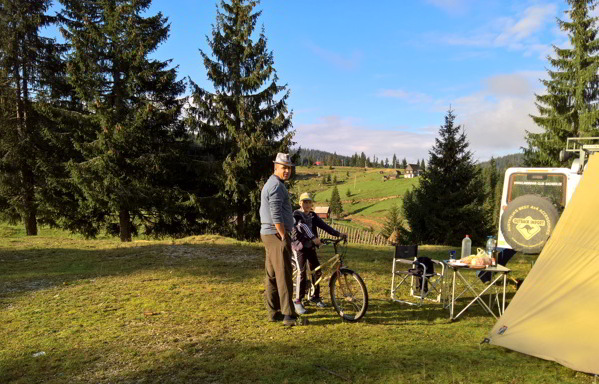 In den den Westkarpaten mit Hund und Landy