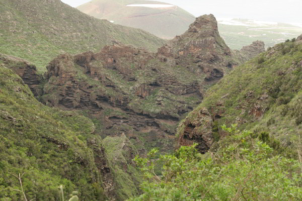 Die schwarzen Höhlen zu den schwarzen Höhlen unterhalb von San José de los Llanos